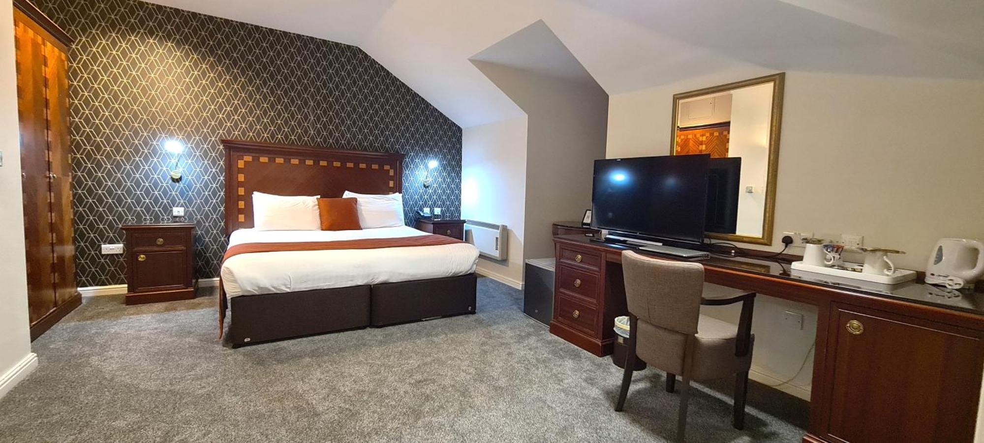 Manor Of Groves Hotel, Golf & Health Club Sawbridgeworth Bagian luar foto