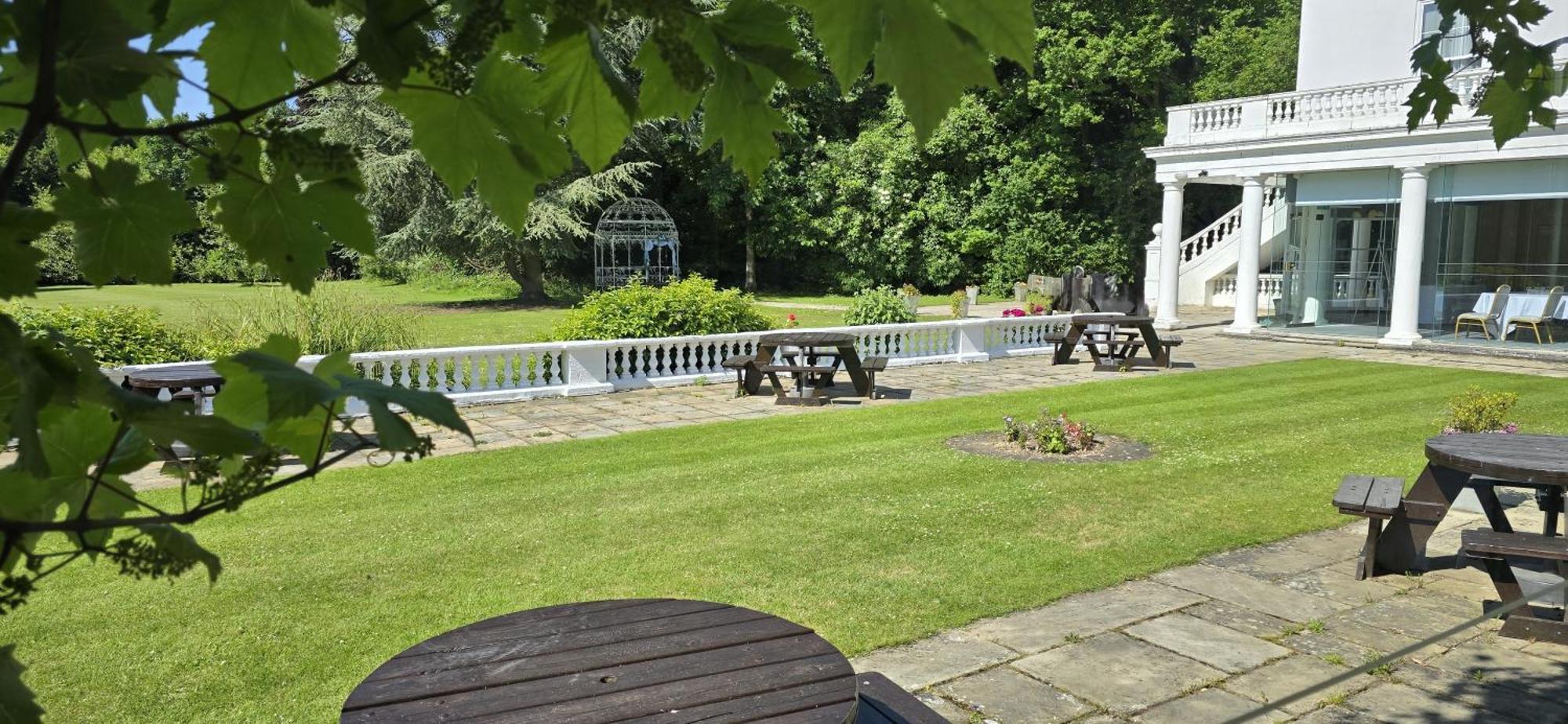 Manor Of Groves Hotel, Golf & Health Club Sawbridgeworth Bagian luar foto