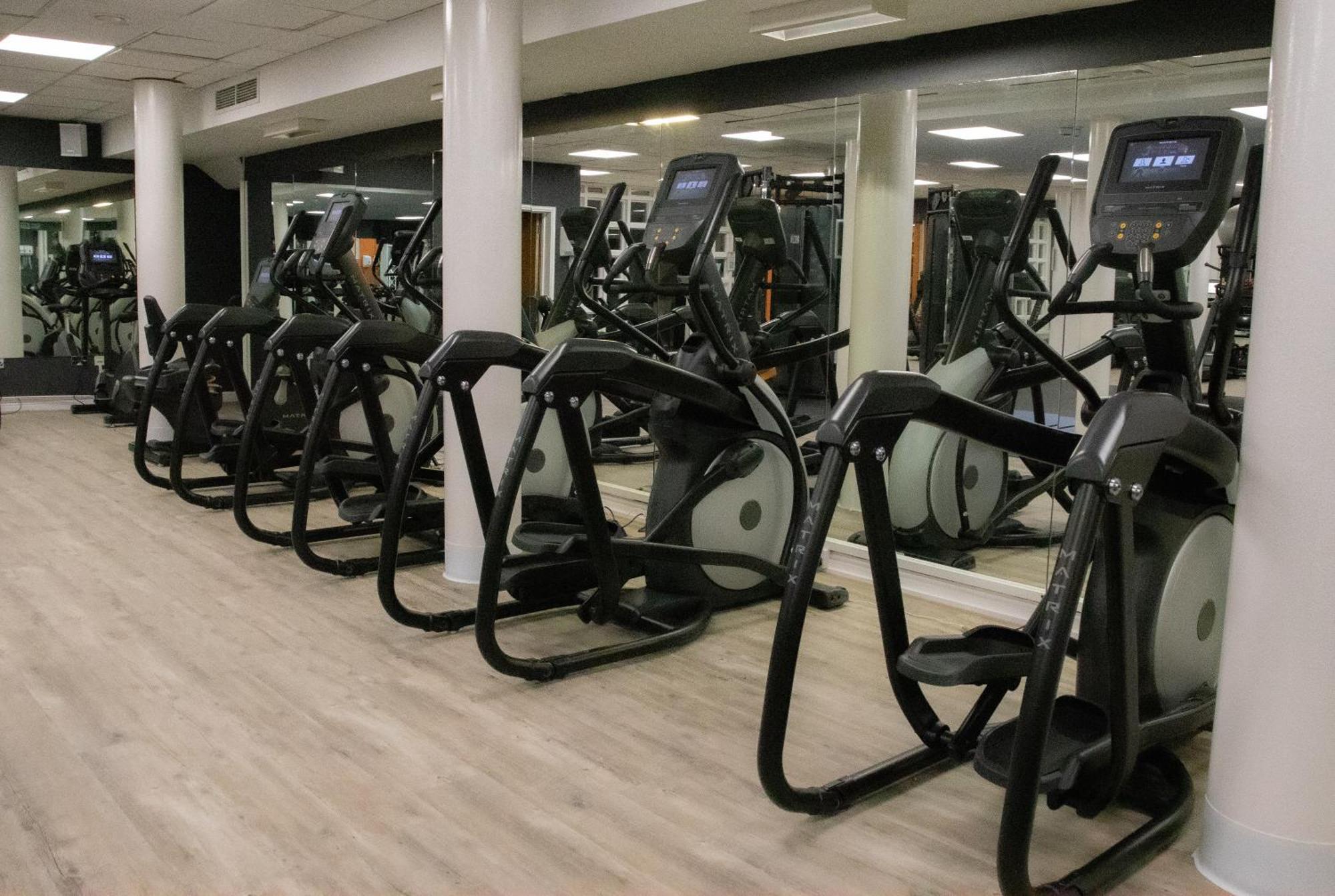 Manor Of Groves Hotel, Golf & Health Club Sawbridgeworth Bagian luar foto