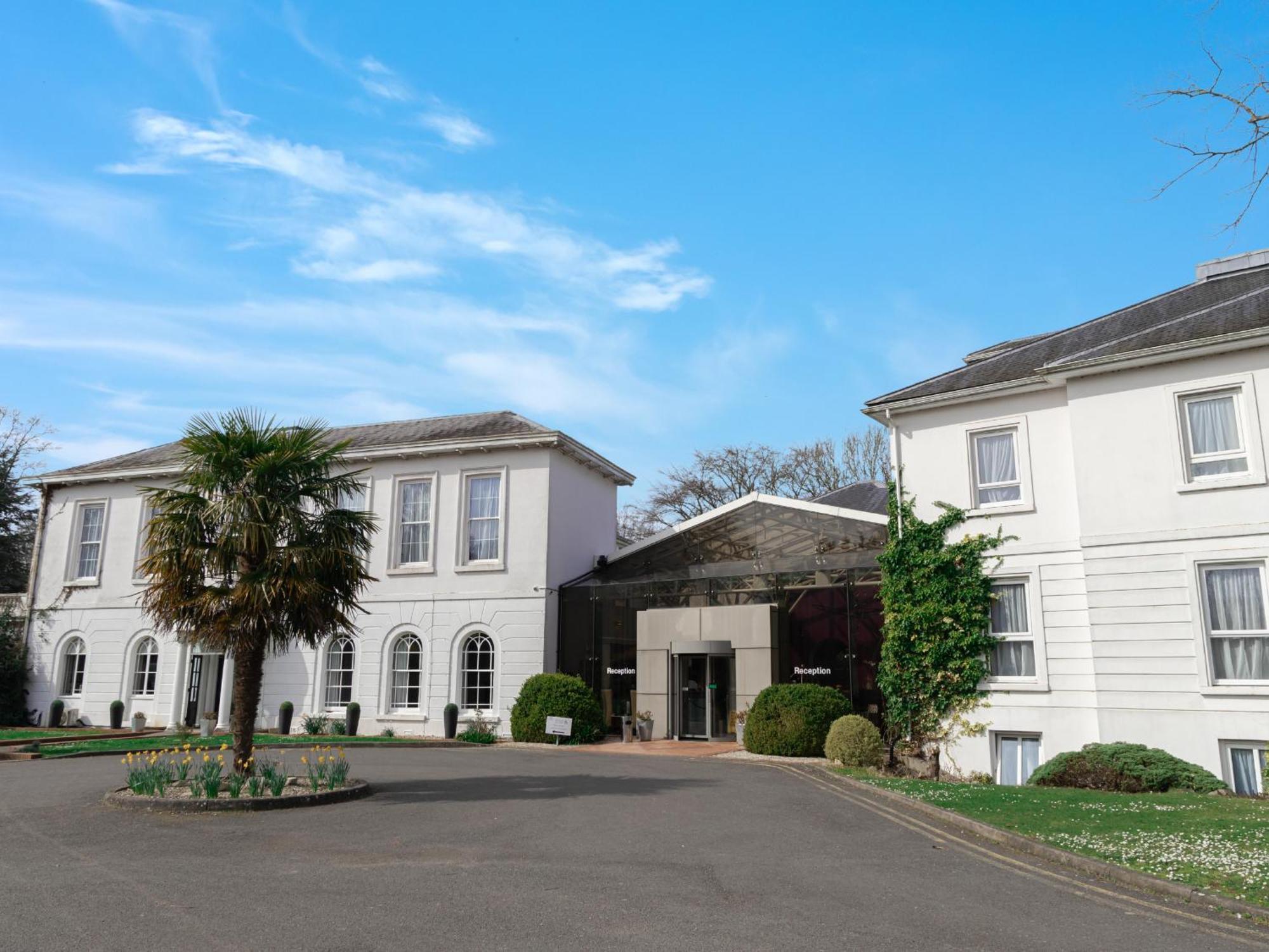 Manor Of Groves Hotel, Golf & Health Club Sawbridgeworth Bagian luar foto