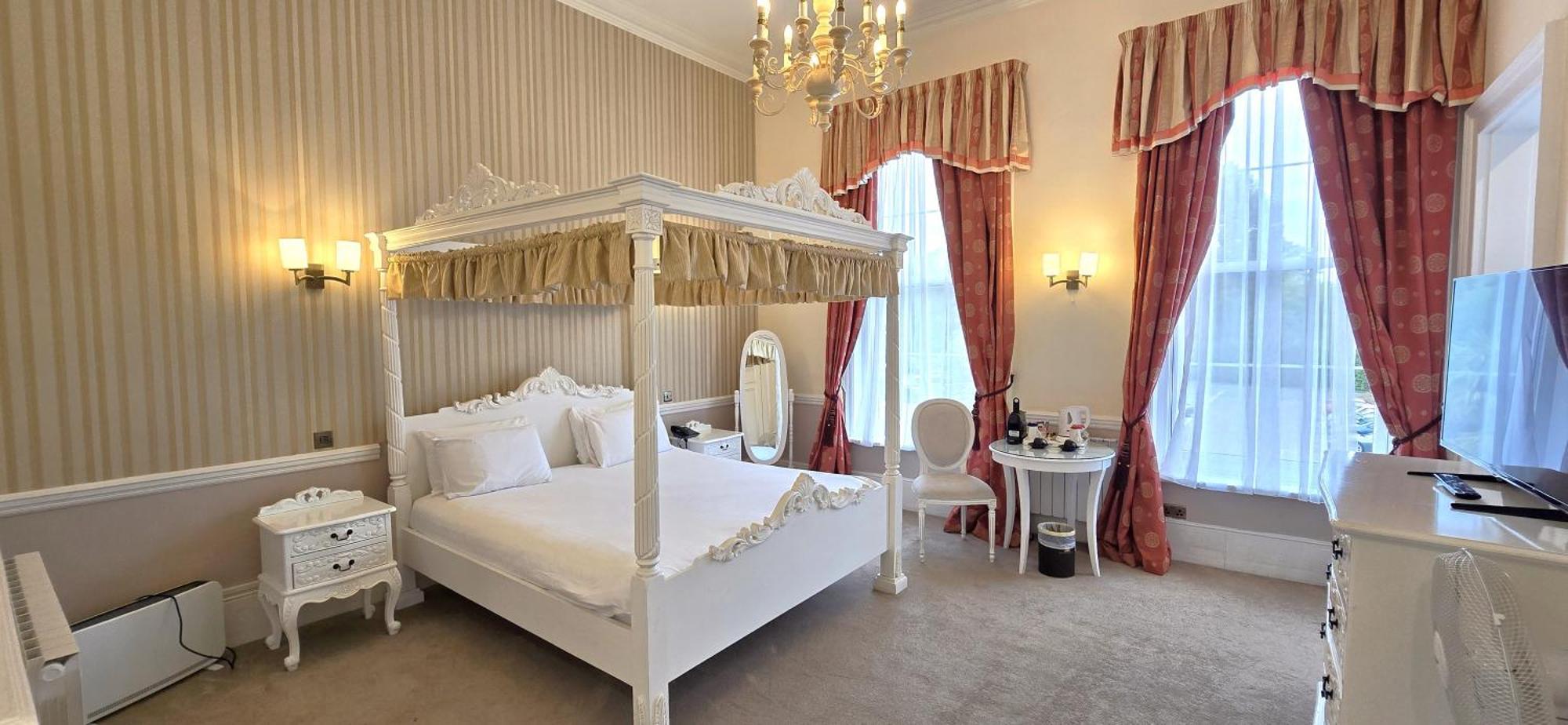 Manor Of Groves Hotel, Golf & Health Club Sawbridgeworth Bagian luar foto