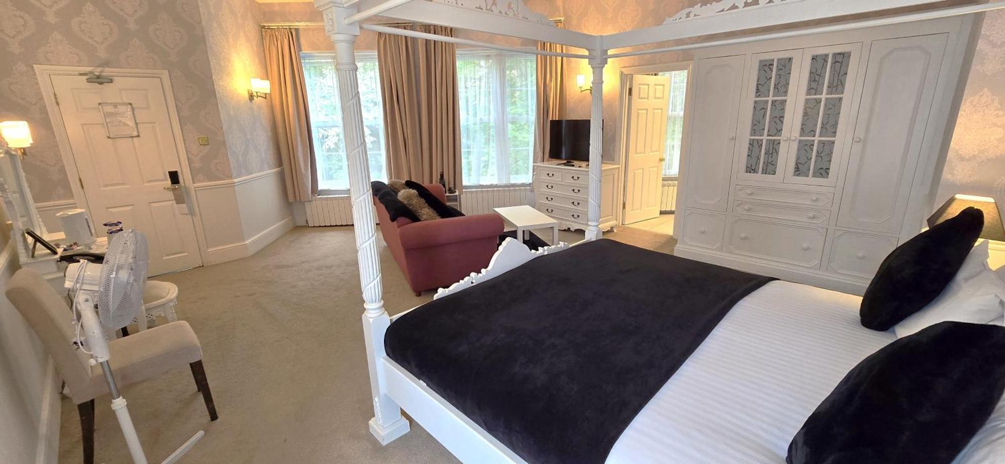 Manor Of Groves Hotel, Golf & Health Club Sawbridgeworth Bagian luar foto