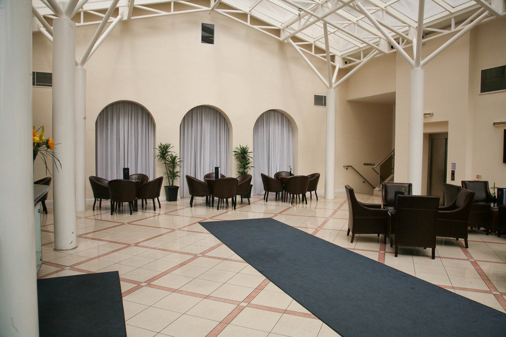 Manor Of Groves Hotel, Golf & Health Club Sawbridgeworth Bagian luar foto