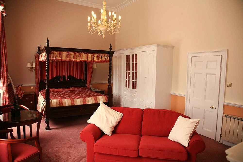 Manor Of Groves Hotel, Golf & Health Club Sawbridgeworth Bagian luar foto